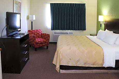 1 Queen Bed, Mobility and Hearing Accessible, Nonsmoking