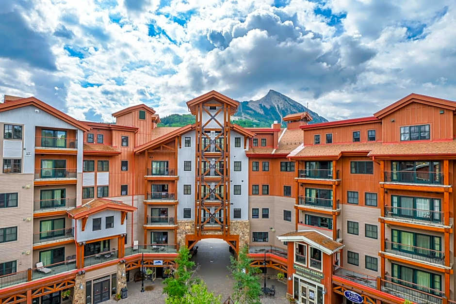 The Lodge at Mountaineer Square, A Vail Resorts Property