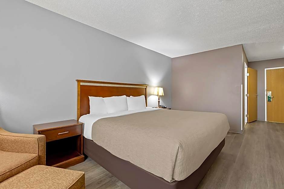 Quality Inn near Monument Health Rapid City Hospital