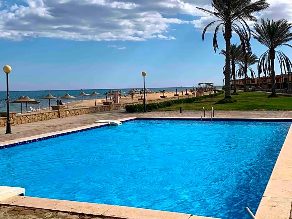 Breathtaking Luxury & Spacious FAMILY 2-Bed 1st Row Seaview at Stella SeaView Sokhna - Families Only