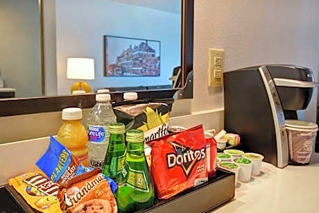 Premium King Suite - Non-Smoking
