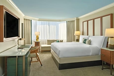 GRAND DELUXE KING, GUEST ROOM, 1 KING