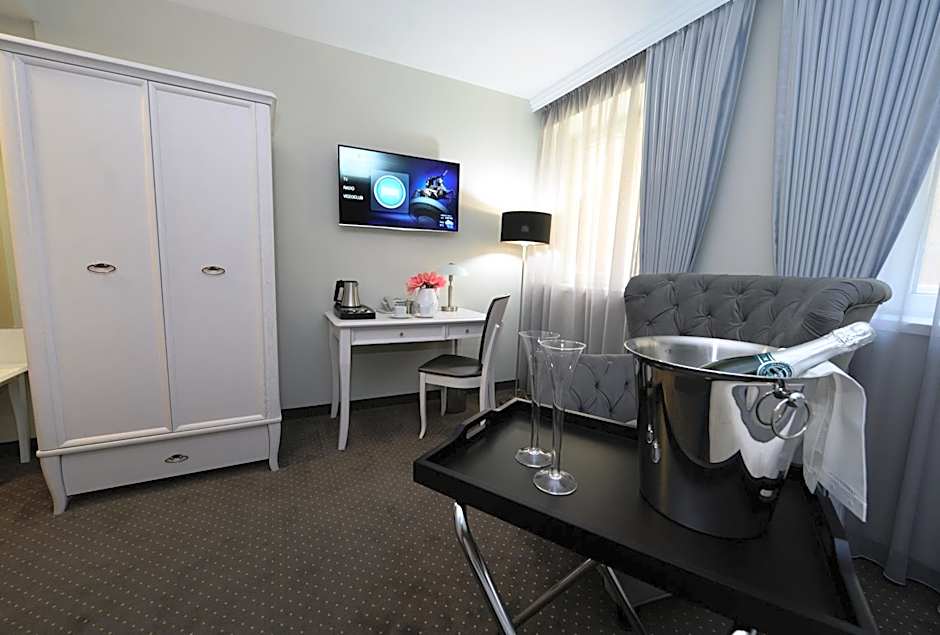 Alexandar Square Boutique Hotel