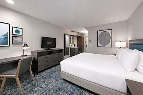 King Room with Tub - Mobility and Hearing Accessible