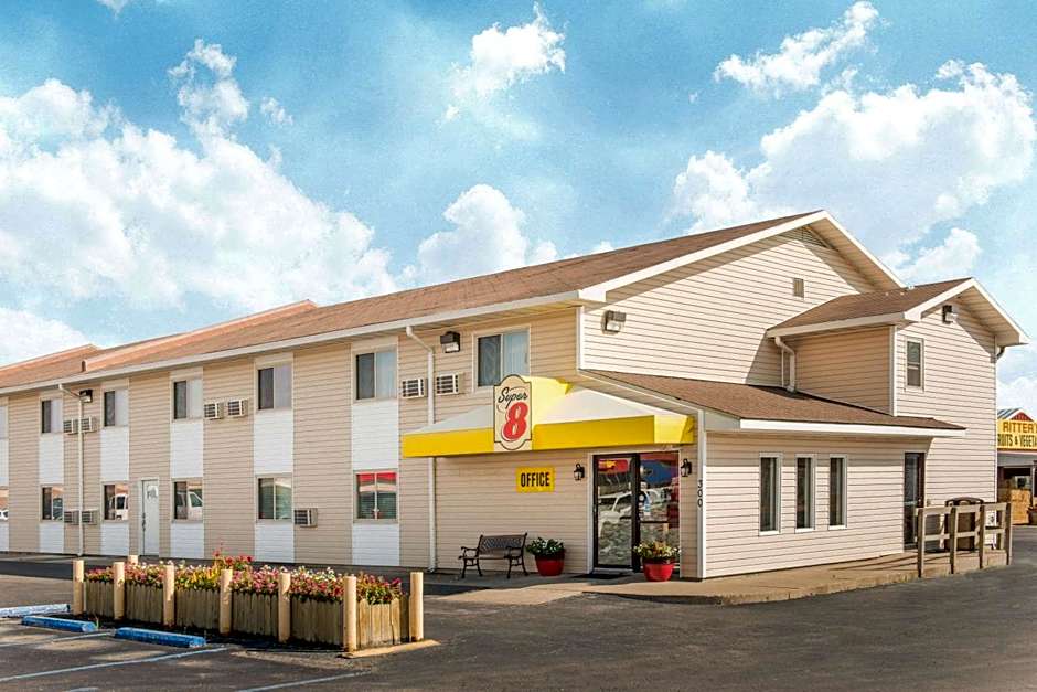 Super 8 by Wyndham Moberly MO