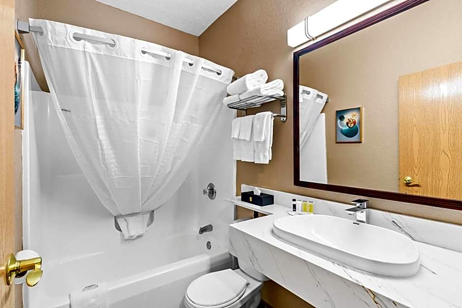 Super 8 by Wyndham Uniontown PA