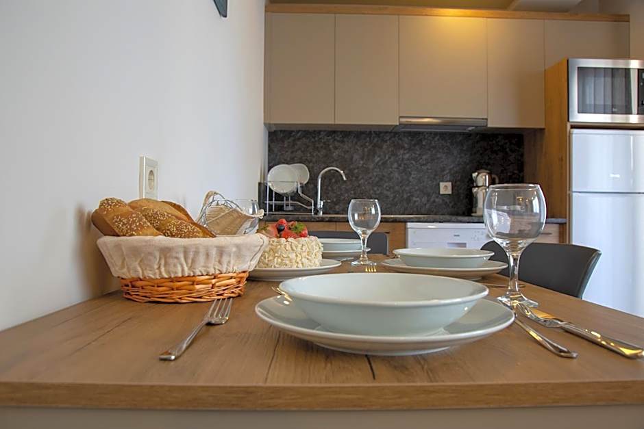 Golden World Suite Hotel