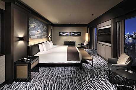 Executive Club Suite King Room with Club Lounge Access and Club Lounge Breakfast Included - Non-Smoking