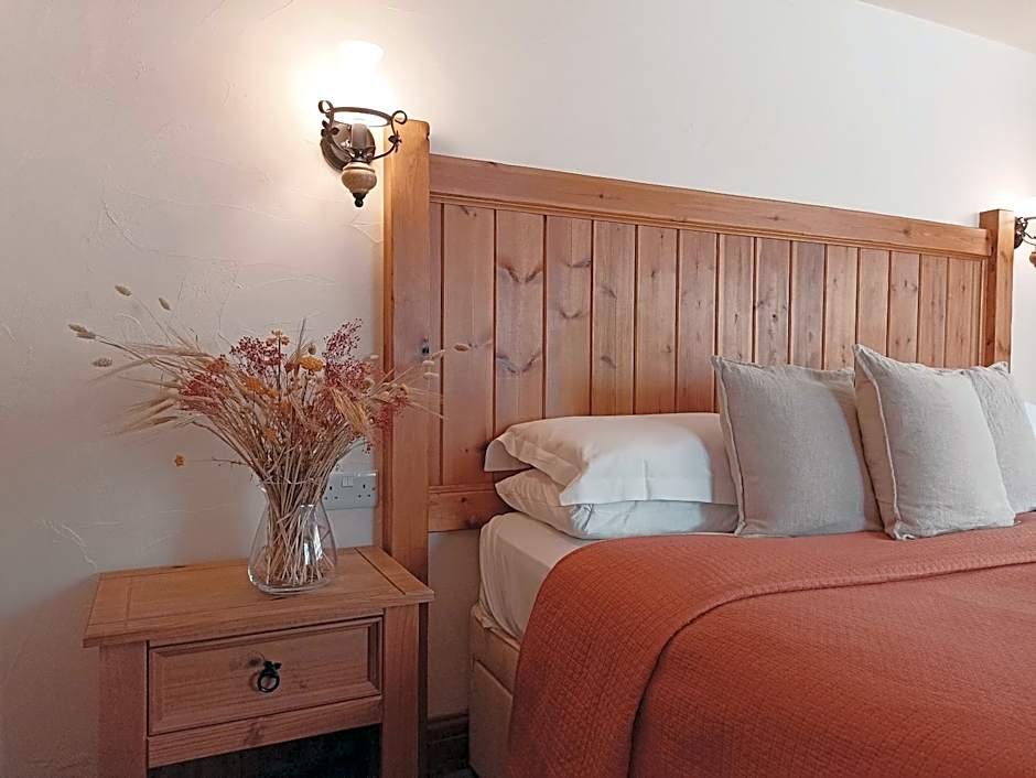 The Gwaelod y Garth Inn