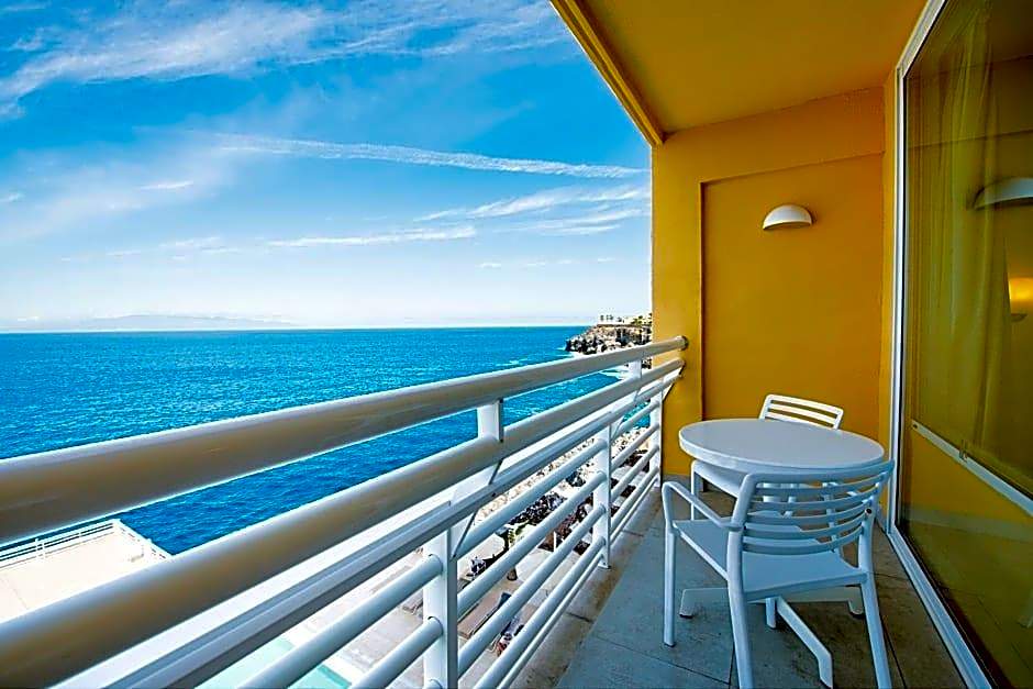 Atlantic Holiday Hotel