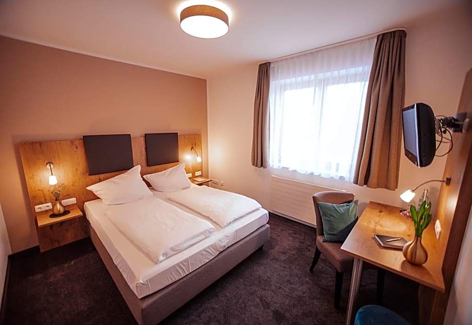 Hotel am Hachinger Bach by Blattl