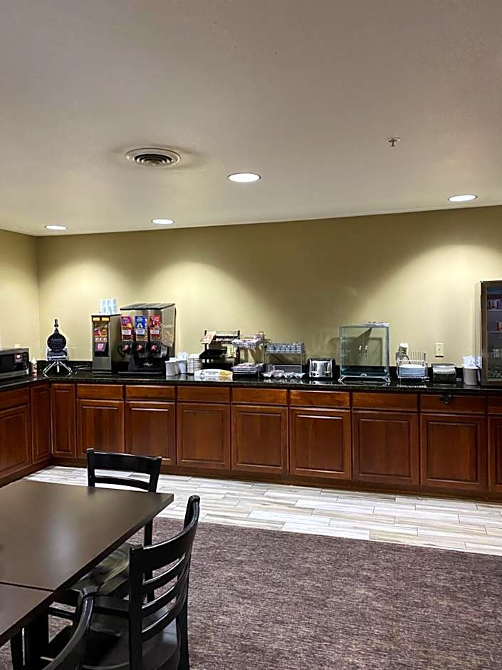 AmericInn by Wyndham Maquoketa