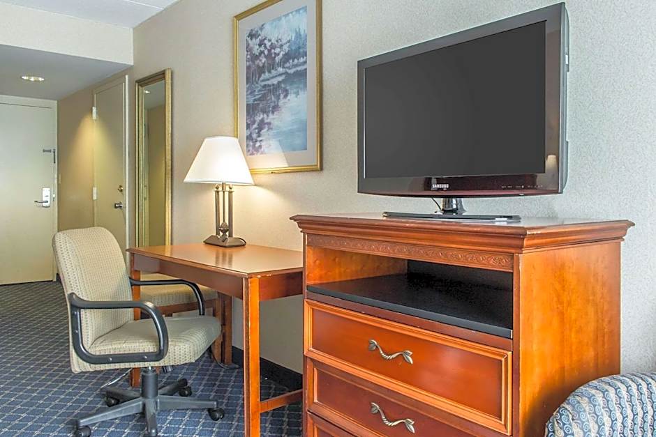 Clarion Hotel & Conference Center