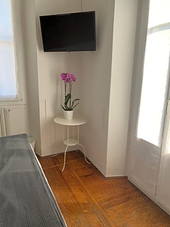 Double or Twin Room with Lake View