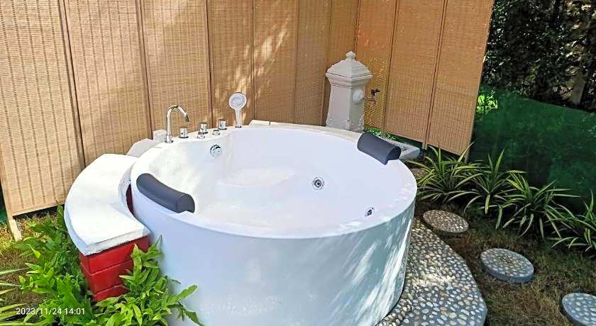 Terrua Main Ten Villa Garden