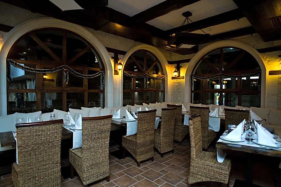 Семеен Хотел Опера