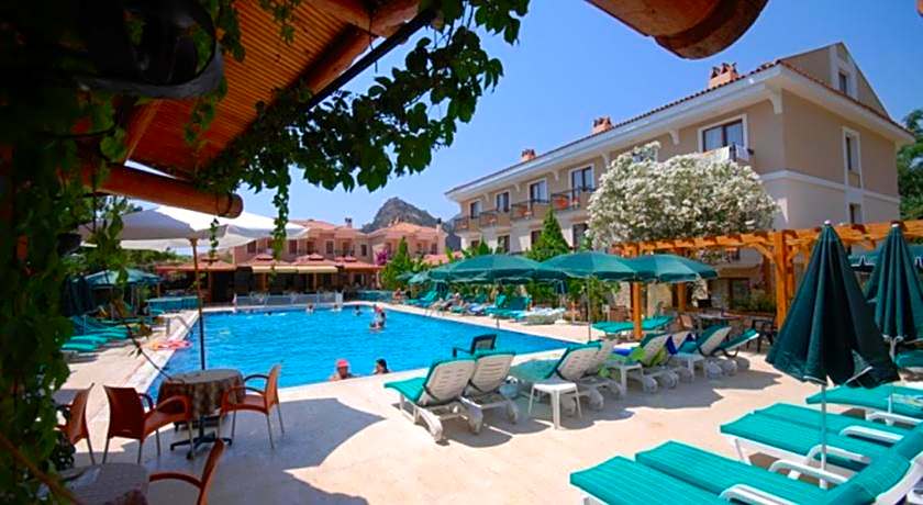 Perdikia Beach Hotel