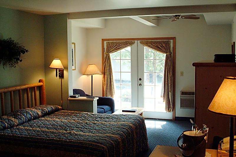 Edgewater Inn Shady Cove