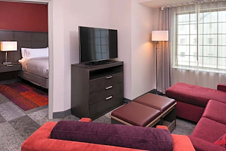 1 King 2 Queen 2 Bedroom Suite Sofa Bed