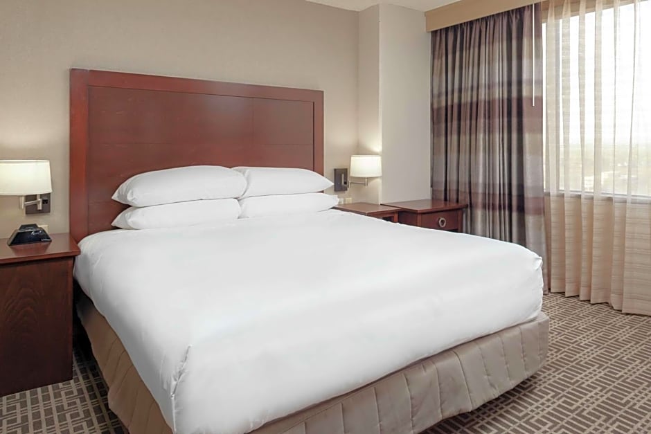 DoubleTree By Hilton Kansas City Overland Park