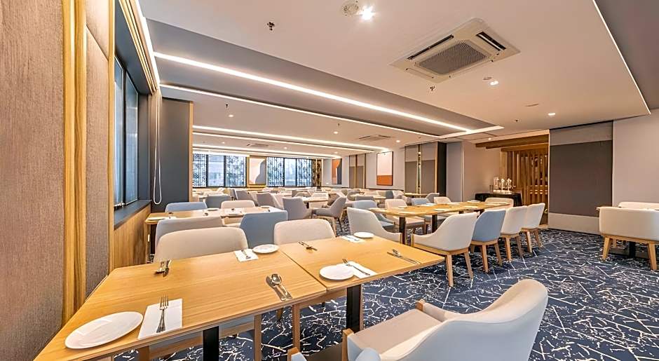 Fives Hotel Johor Bahru City Centre