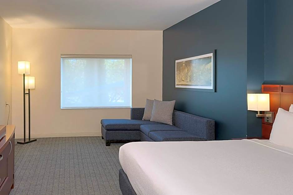 Courtyard by Marriott Toluca Tollocan