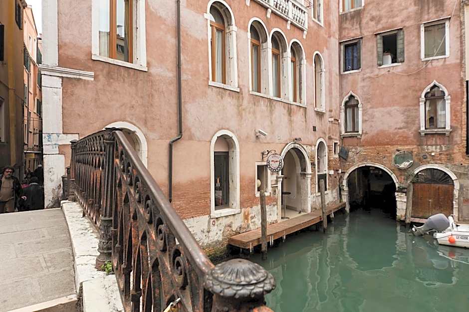 All'Angelo Art Hotel