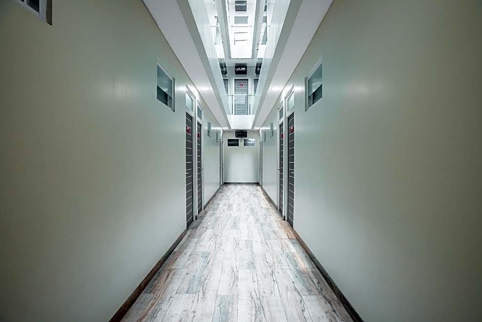 Super OYO 1487 Residence Khoe