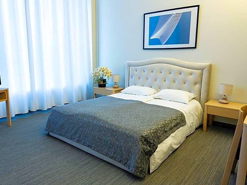 Zaliasis slenis - Self check-in hotel - Free parking
