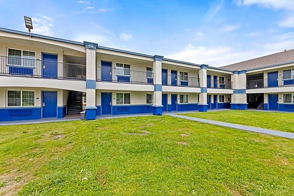 Days Inn by Wyndham McKinney