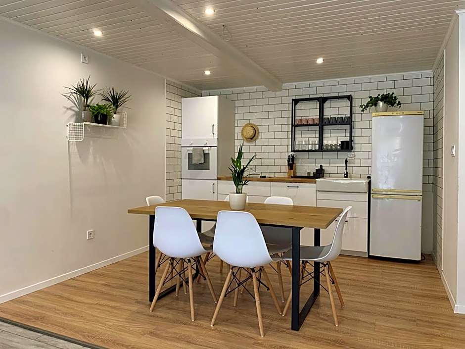 Aranykert Apartmanok Vének