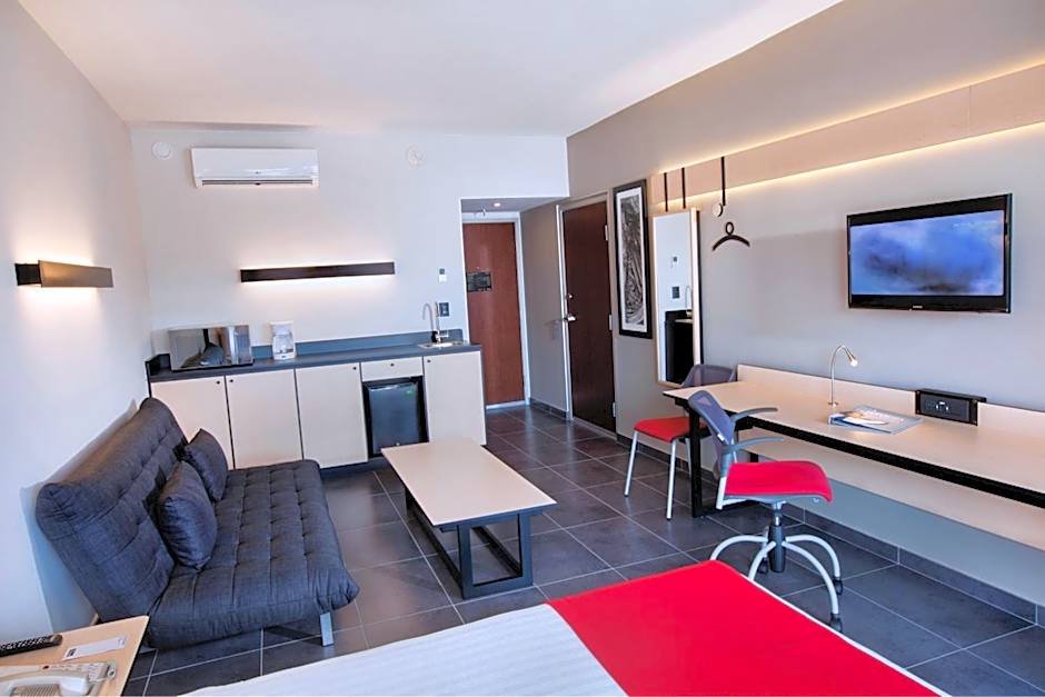 City Express Plus by Marriott Cabo San Lucas