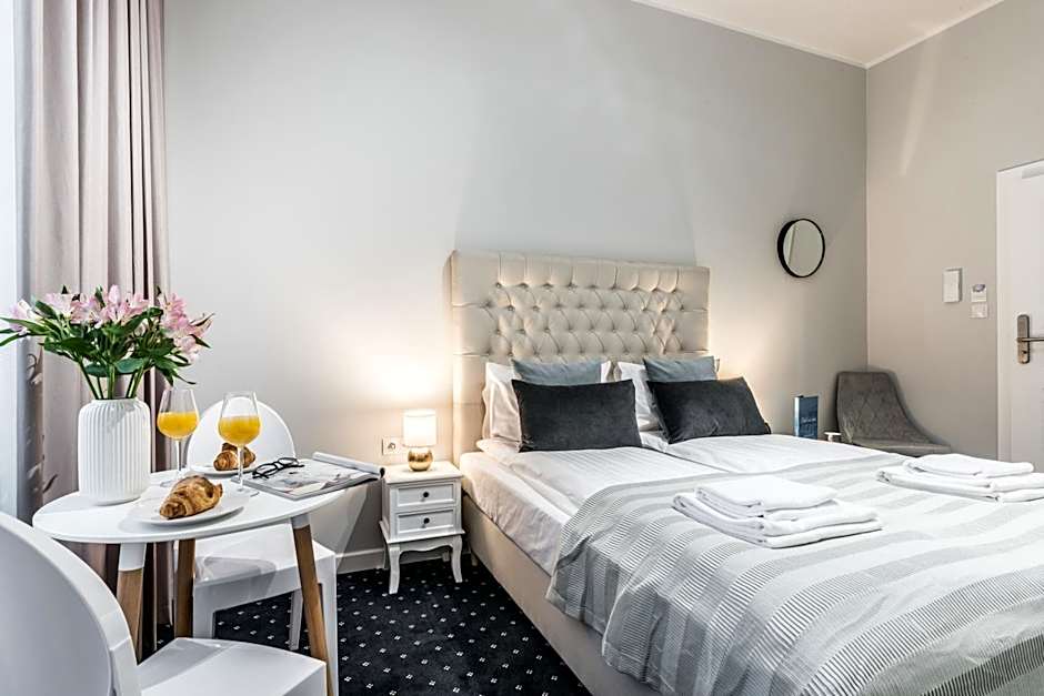 SERENITY Aparthotels - Old Town Poznan by Friendly Apartments