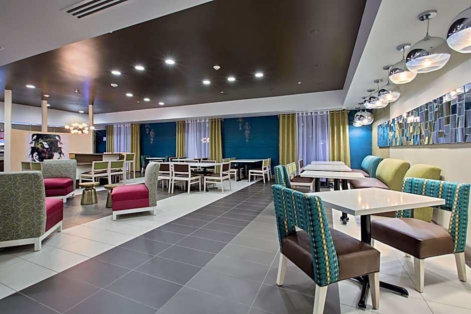Holiday Inn Express & Suites Carlisle By IHG