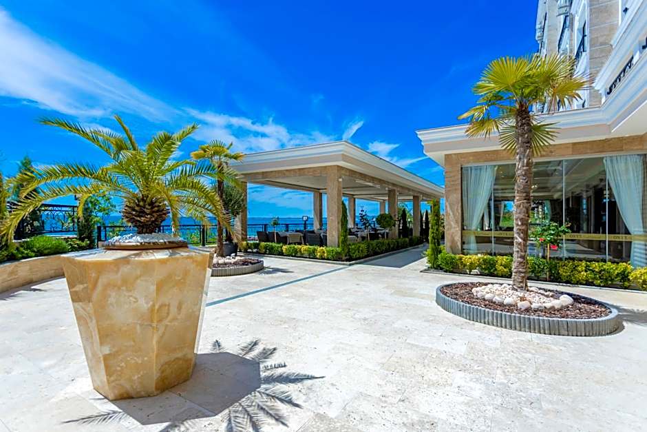 Onyx Beach Residence - Free Beach Access & Parking
