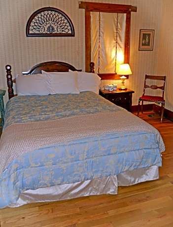 Queen Suite
