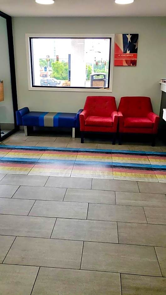 Motel 6-East Ridge, TN