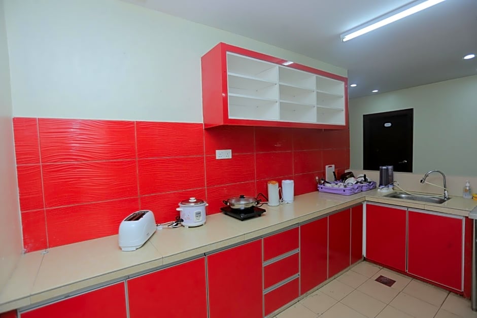 JAM Hotel Kota Warisan Near ERL Salak Tinggi Sepang