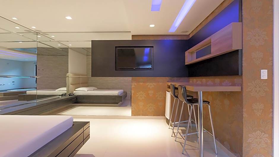 Poeme Motel by Drops