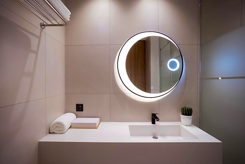 Photo 1 of 7 of Jetted Tub