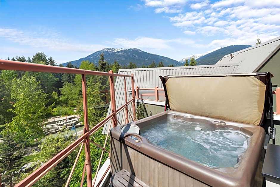Alpenglow Lodge Two Bedroom Apartment with Private Hot Tub by MVA