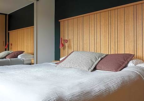 Deluxe One-Bedroom Apartment, 77m2