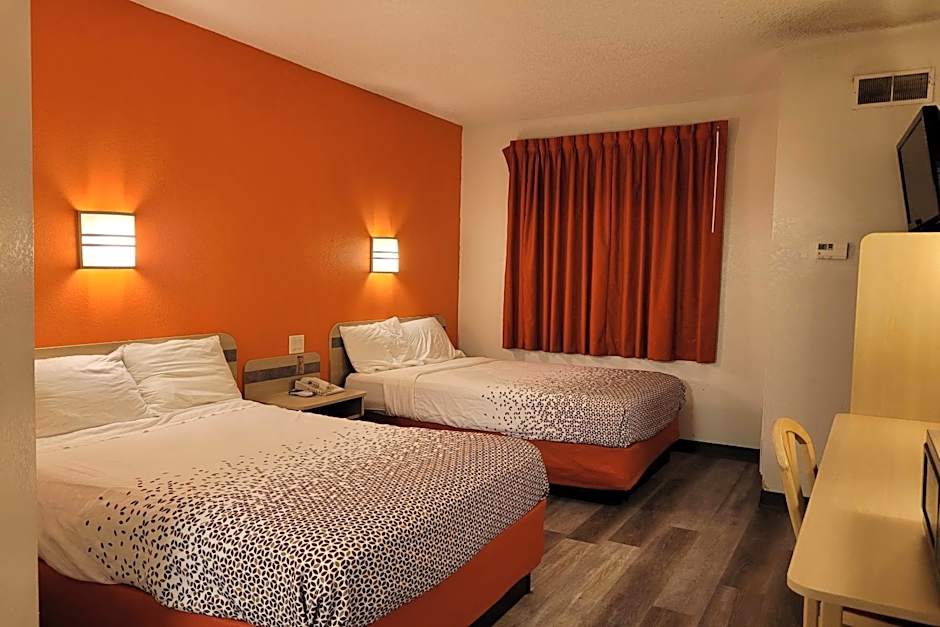 Modern Stay 39 Lakeview By OYO Minonk
