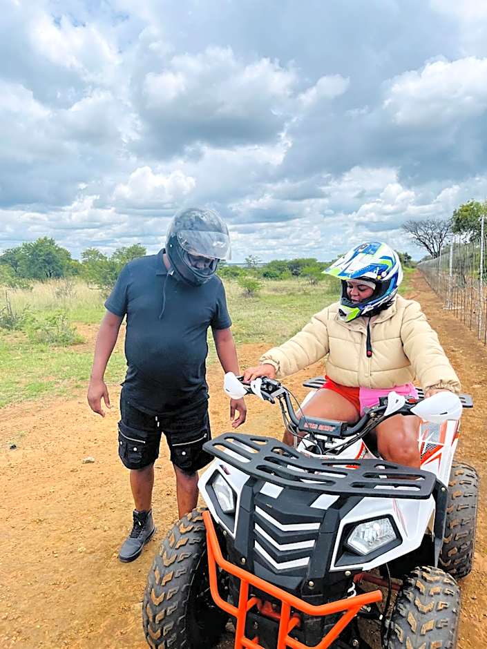 Mela Luxury Game Lodge