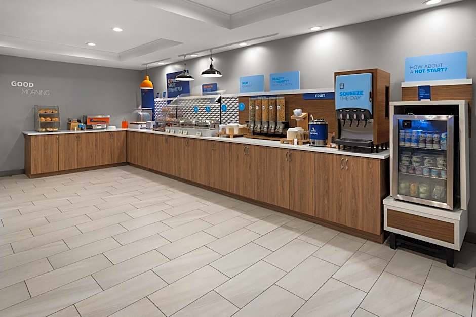 Holiday Inn Express Syracuse-Fairgrounds by IHG