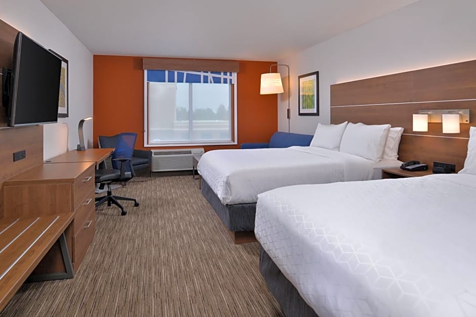 Holiday Inn Express & Suites - Marshalltown, an IHG Hotel
