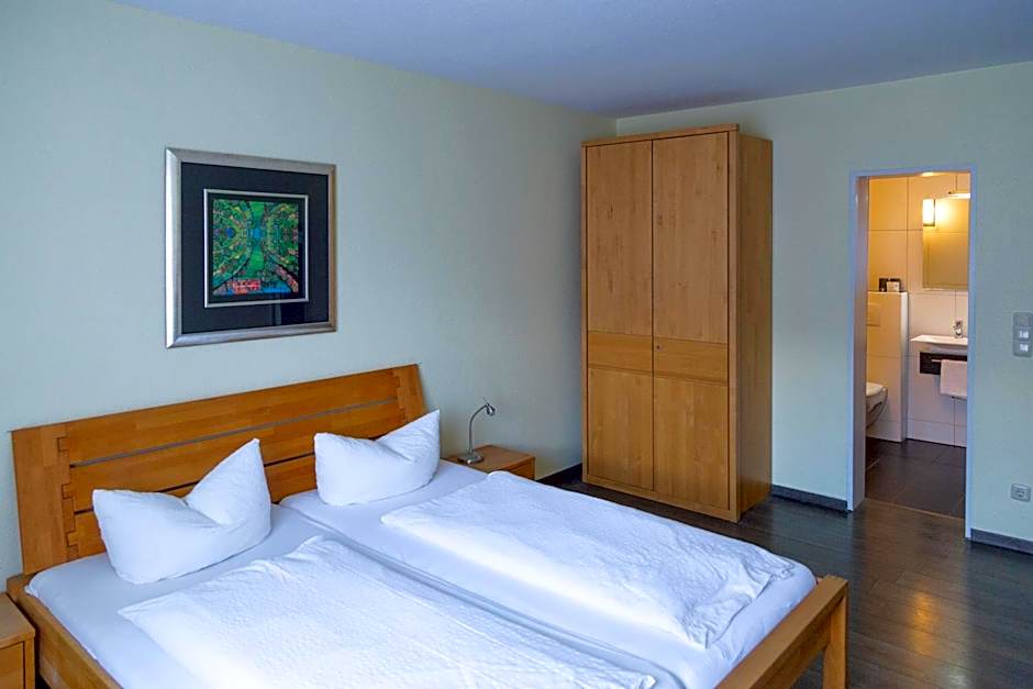 Photo 1 of 8 of Double Room