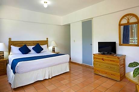 Standard Double Room Single Use (2 Queen Beds)