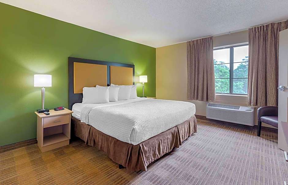 Extended Stay America Select Suites Tampa Airport Memorial – Tampa, FL
