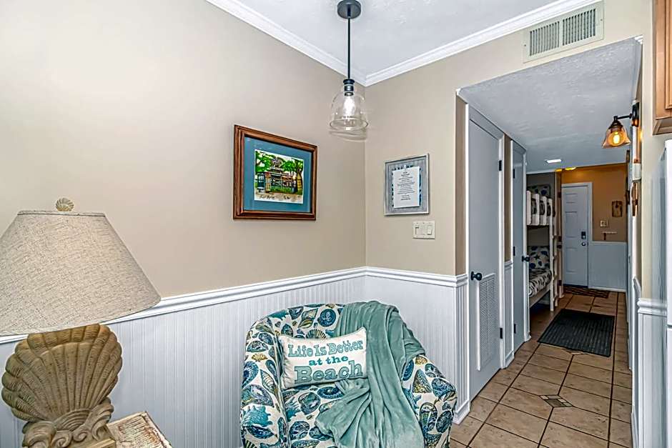 Exceptional Ocean-Pier-Pool Front 1 BR Condo